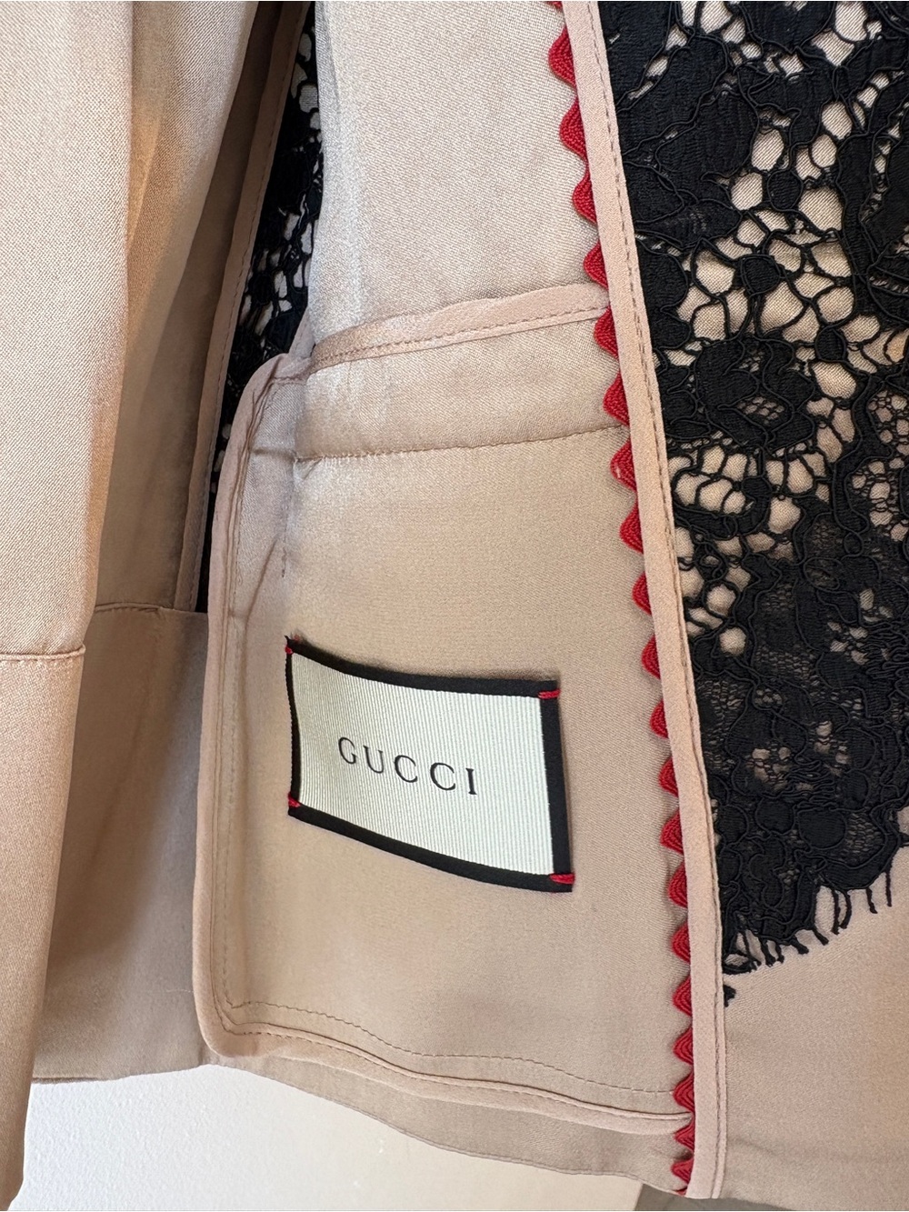 GUCCI Black Lace Cropped Jacket Silk Lined Pink Crochet Collar Italy IT 40 - Picture 5 of 14